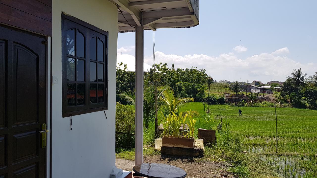 Kris Kos Hotell Canggu Eksteriør bilde