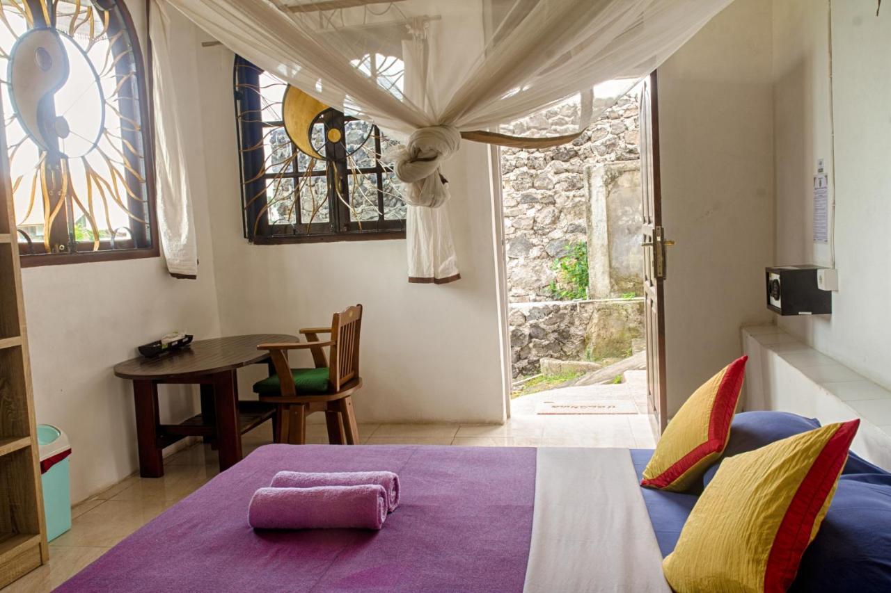 Kris Kos Hotell Canggu Eksteriør bilde